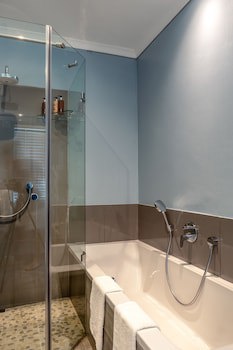 Whale Rock Luxury Lodge