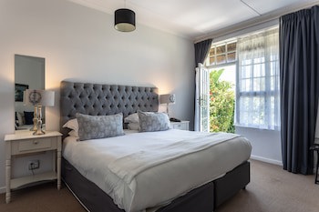 Whale Rock Luxury Lodge