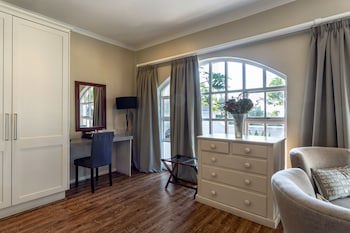 Whale Rock Luxury Lodge