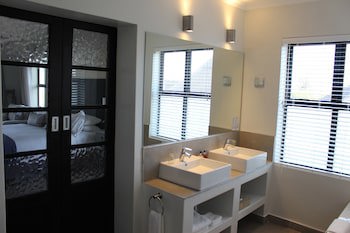 Whale Rock Luxury Lodge