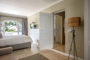 Whale Rock Luxury Lodge