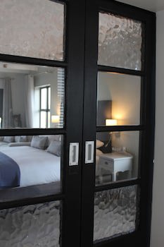Whale Rock Luxury Lodge