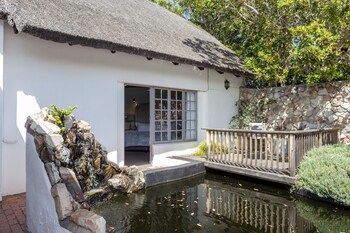 Whale Rock Luxury Lodge