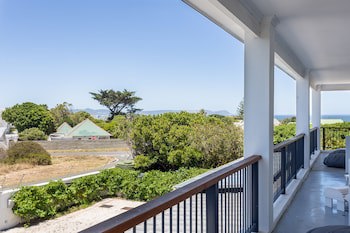 Whale Rock Luxury Lodge
