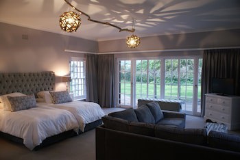 Whale Rock Luxury Lodge