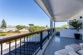 Whale Rock Luxury Lodge
