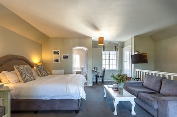 Whale Rock Luxury Lodge