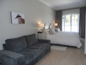 Whale Rock Luxury Lodge