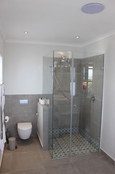 Whale Rock Luxury Lodge