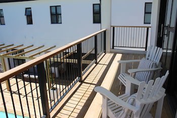 Whale Rock Luxury Lodge