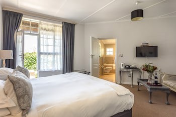Whale Rock Luxury Lodge