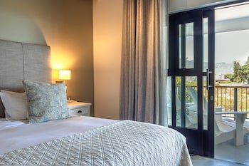 Whale Rock Luxury Lodge
