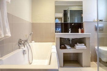 Whale Rock Luxury Lodge
