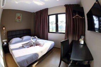 Gl Hotel