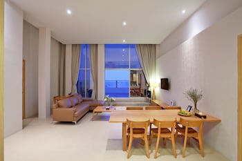 Balcony Seaside Sriracha Hotel & Serviced Apartments
