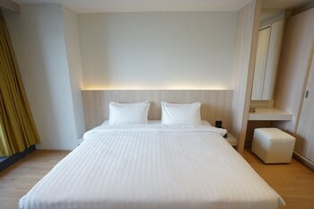 Balcony Seaside Sriracha Hotel & Serviced Apartments