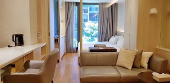 Balcony Seaside Sriracha Hotel & Serviced Apartments
