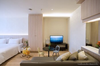 Balcony Seaside Sriracha Hotel & Serviced Apartments
