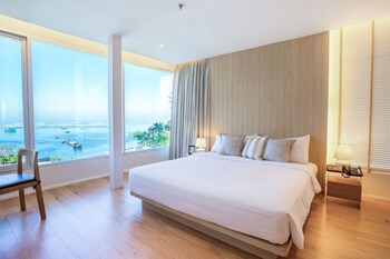 Balcony Seaside Sriracha Hotel & Serviced Apartments