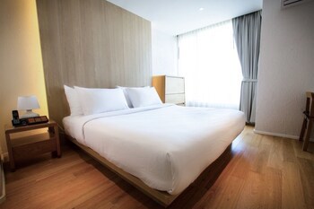 Balcony Seaside Sriracha Hotel & Serviced Apartments