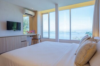 Balcony Seaside Sriracha Hotel & Serviced Apartments