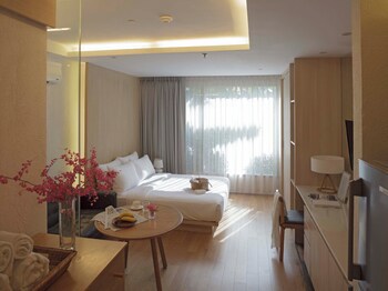 Balcony Seaside Sriracha Hotel & Serviced Apartments