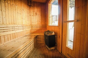 Balcony Seaside Sriracha Hotel & Serviced Apartments