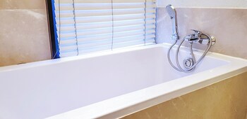 Balcony Seaside Sriracha Hotel & Serviced Apartments