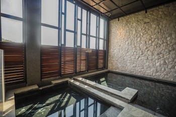 Balcony Seaside Sriracha Hotel & Serviced Apartments