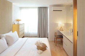 Balcony Seaside Sriracha Hotel & Serviced Apartments