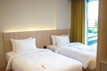 Balcony Seaside Sriracha Hotel & Serviced Apartments