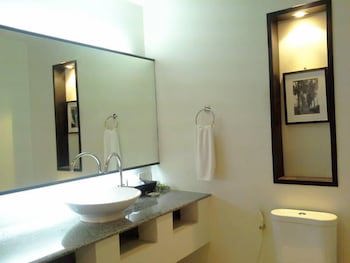 296 The Radtanaiya Residence