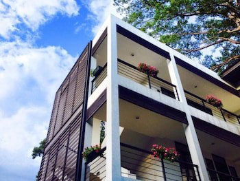 296 The Radtanaiya Residence