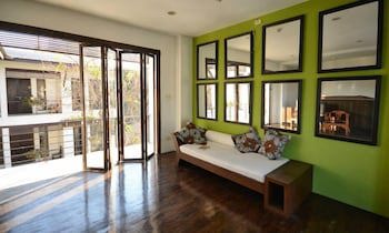 296 The Radtanaiya Residence