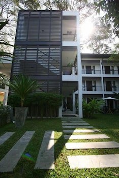 296 The Radtanaiya Residence