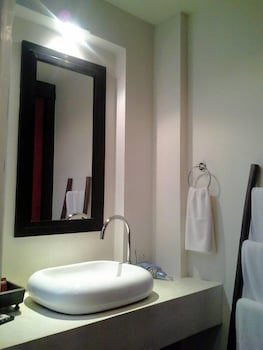 296 The Radtanaiya Residence