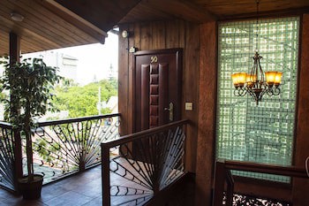 B & B Comfy Inn