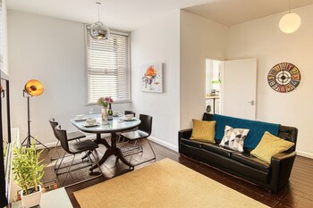 Ghar Homes - Bath City Centre Cosy Retreat