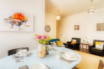 Ghar Homes - Bath City Centre Cosy Retreat