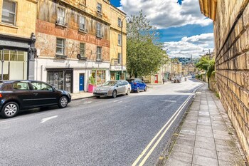 Ghar Homes - Bath City Centre Cosy Retreat