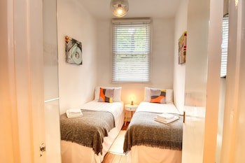 Ghar Homes - Bath City Centre Cosy Retreat
