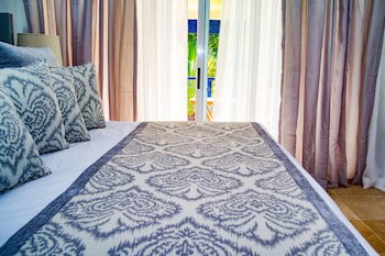 Blue Lagoon Hotel & Marina