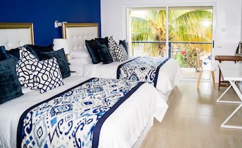 Blue Lagoon Hotel & Marina