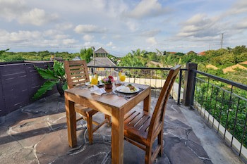 Avery Le Nixsun Villas By Waringin Hospitality