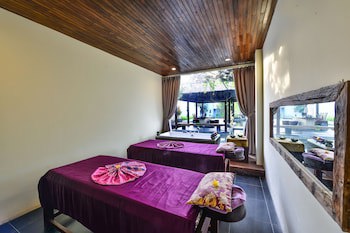 Avery Le Nixsun Villas By Waringin Hospitality