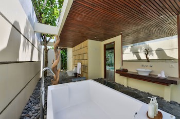 Avery Le Nixsun Villas By Waringin Hospitality