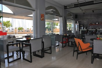 Zephyros Hotel galeri fotoğrafı