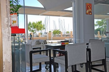 Zephyros Hotel galeri fotoğrafı