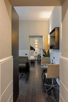 The Independent Suites fotoğrafı