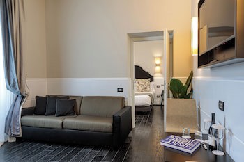The Independent Suites fotoğrafı